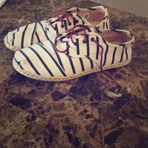 Toms Women’s size 9